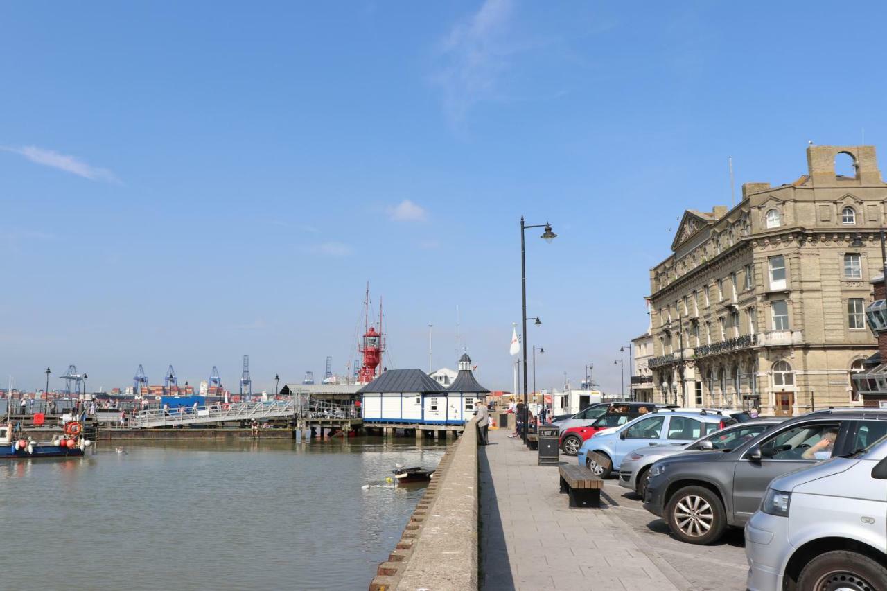 On The Quay Apartment Harwich Exterior photo